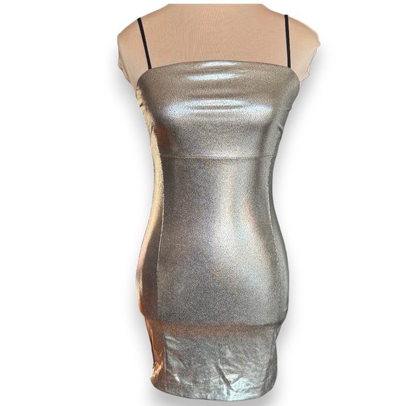Forever 21 Dresses & Skirts - FOREVER 21 metallic gold bodycon dress size S